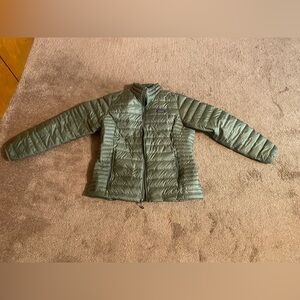 Woman’s Patagonia puffer down jacket
